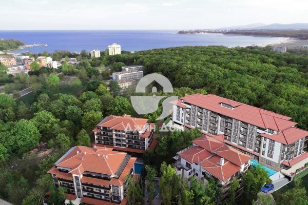 Двустайни апартаменти в к-с „Грийн Парадайз 5“, гр. Приморско