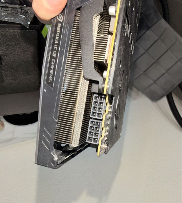 Placa video (GPU) ASUS rog strix RTX 2080 super oc