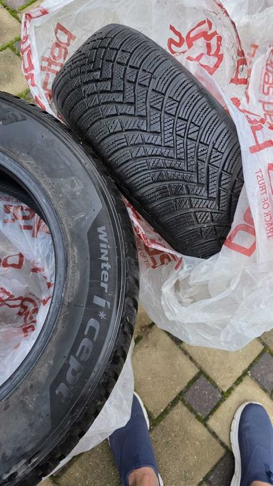 Vand 4 anvelope de iarna Hankook  215/60/R16 dot 2023