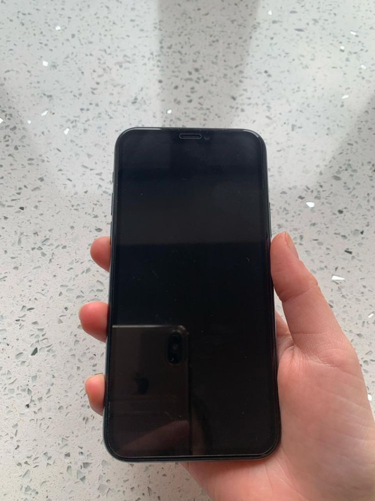 продам iphone 11 pro