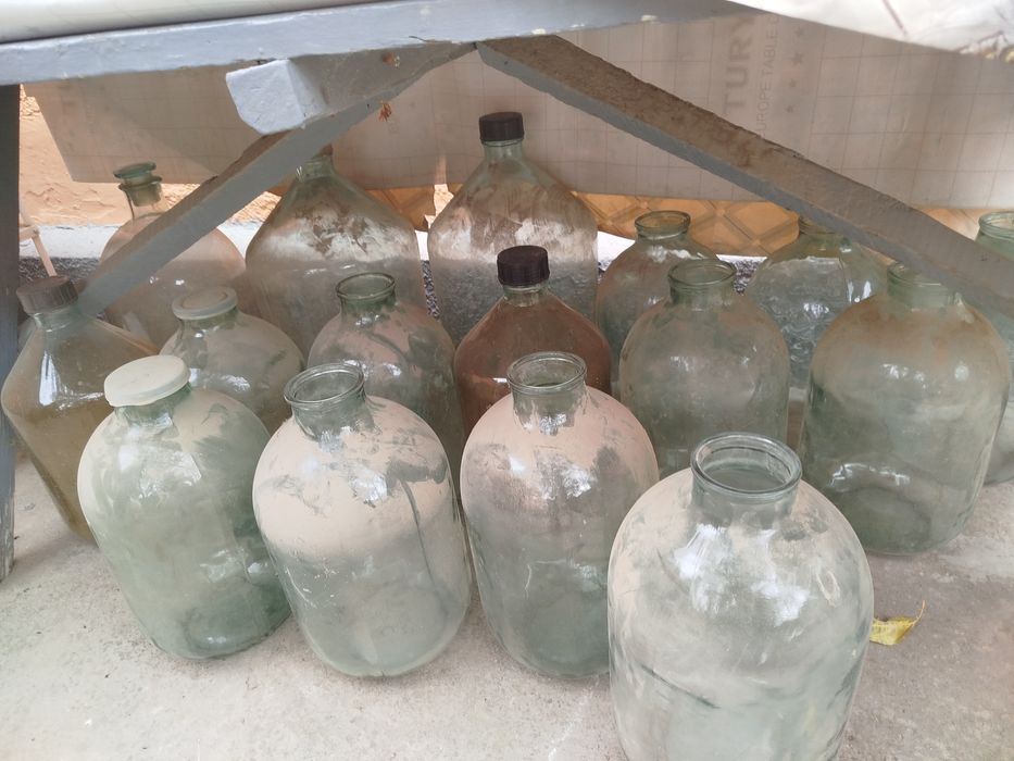 Стеклянные бутыли