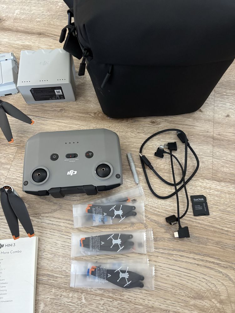 DJi mini 3 Fly More Combo