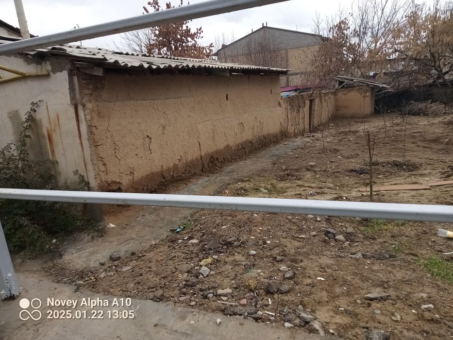 Uy sotiladi olmazor tumani chuqyrsoyda 3.6 sotix