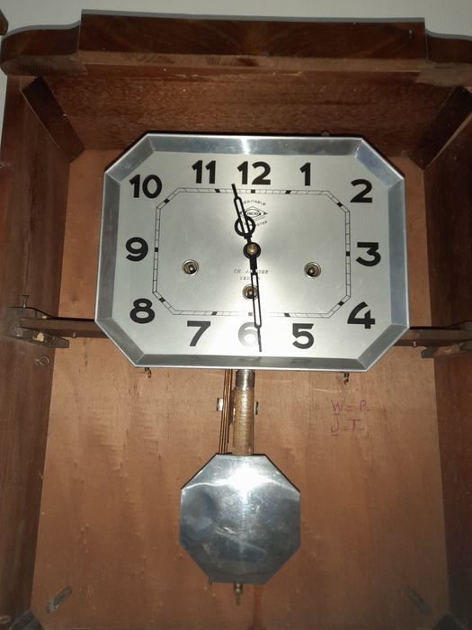 Vând ceas mecanic cu pendul