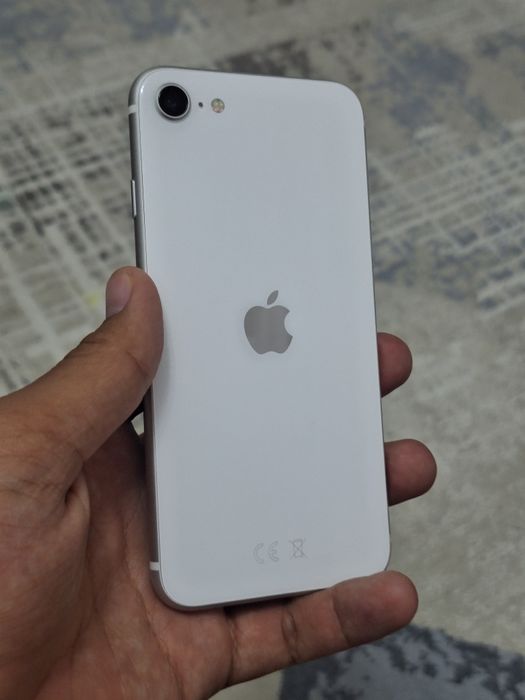 iPhone SE 128GB.