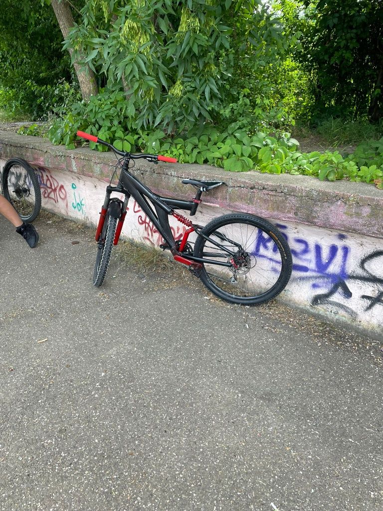 Vând bicicleta bulls