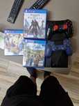 Playstation 4 с джойстик и 3 игри