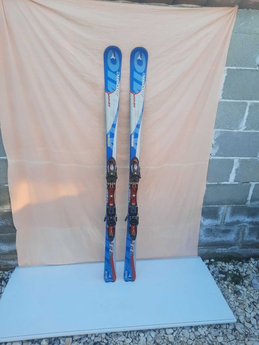 Карвинг ски Atomic Izor 3-1 x 168 см