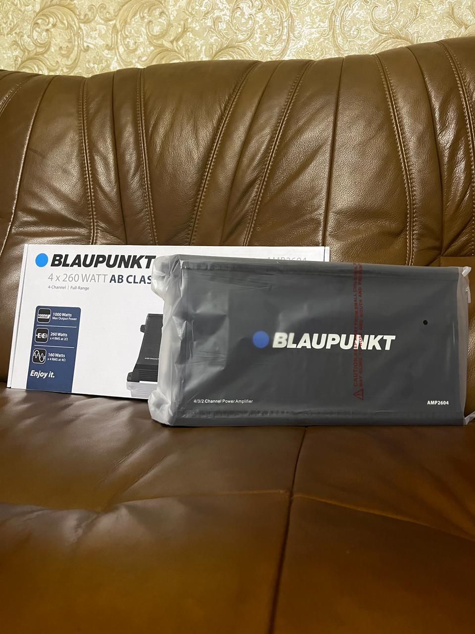 Усилитель на динамики Blaupunkt. Новый.