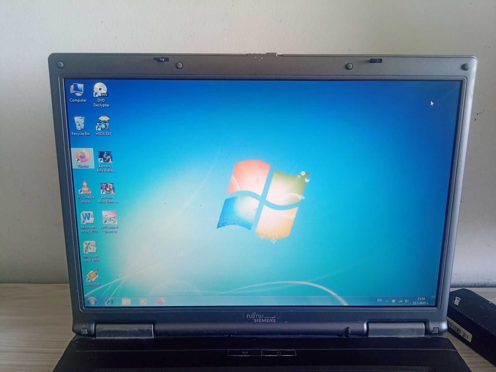 Лаптоп Fujitsu ESPRIMO D9500