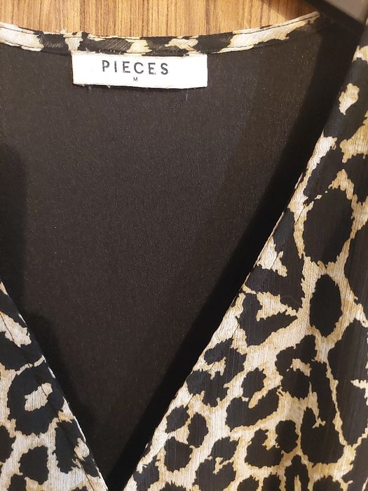 Елегантни дамски рокли