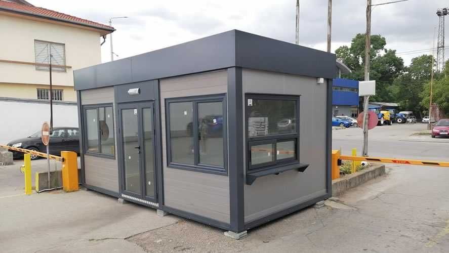 Casa, garaje auto pe structura metalica si panou sandwich termoizolant