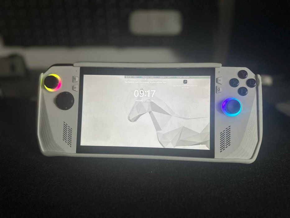 Vand\Schimb ROG Ally Z1 - Impecabil 10\10