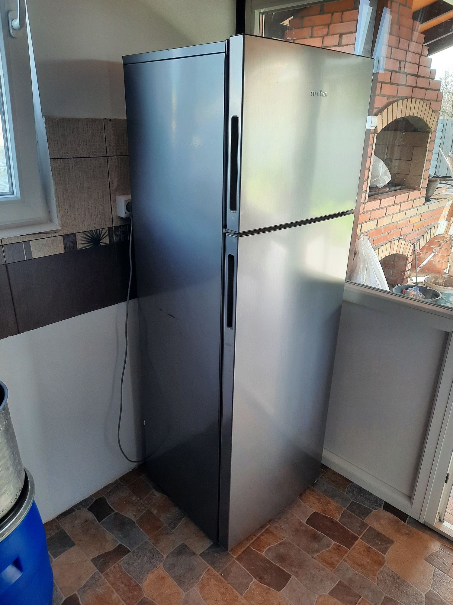 Frigider ARCTIC AD60310M30MT, 2 usi, volum net total 306 litri