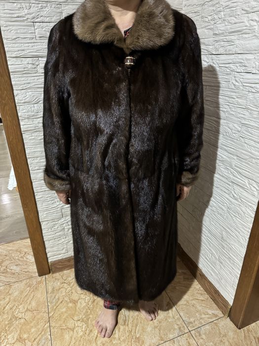 Норковая шуба продаётся