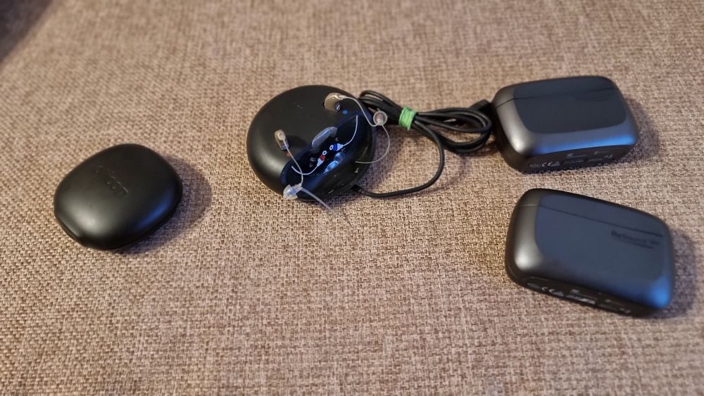 Aparate auditive Resound cu dock de incarcare wireless - Oticon More 1