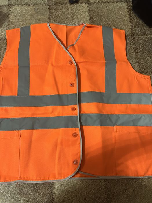 Продам новые сигнальные жилеты