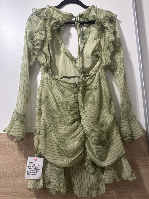 Rochie Asos verde cu paiete brodate in forma de floare