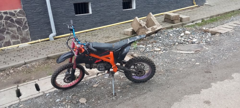 Vând cross KXD 125
