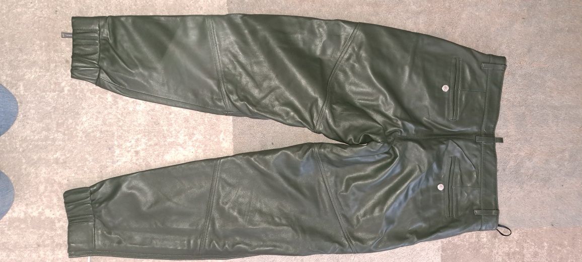 Vând pantaloni de piele dsquared2