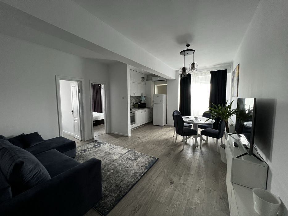 Apartament 3 camere de închiriat