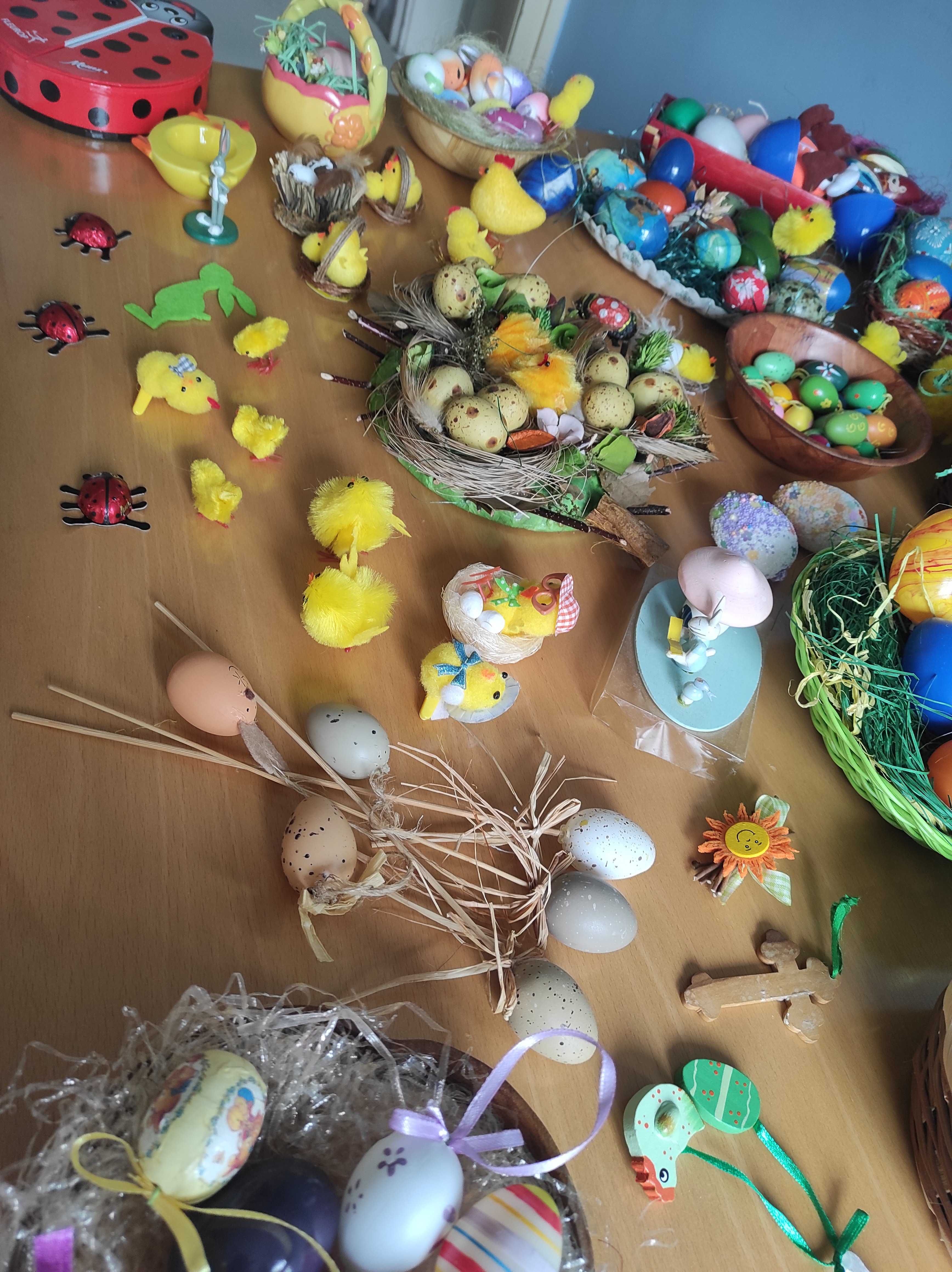 Великденски декорации, яйца, фигурки, украси, покривки