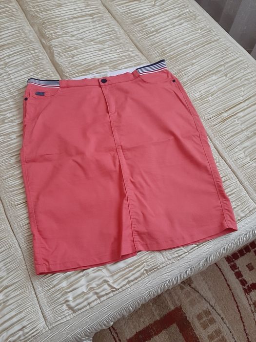 Молодёжная юбка кораллового цвета