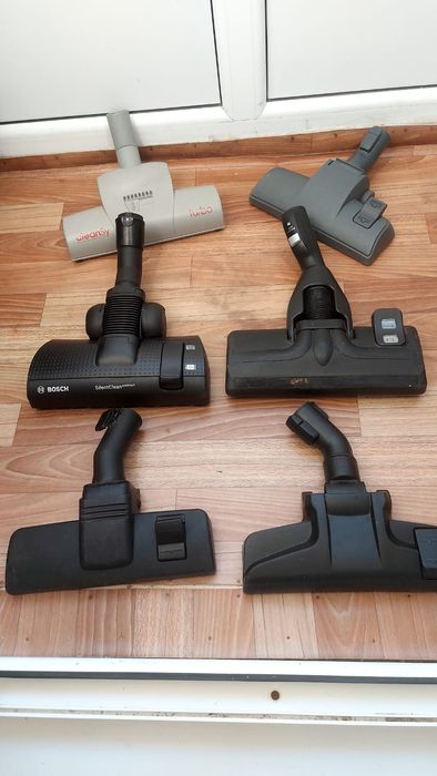 Щётки-насадки разные.