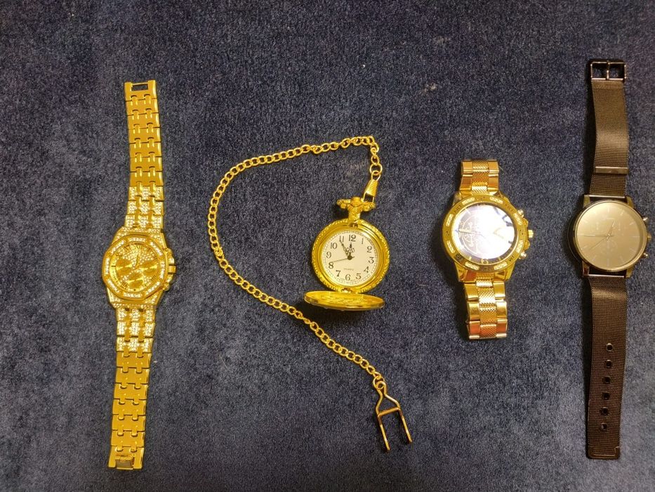 4 ceasuri noi BĂRBAT