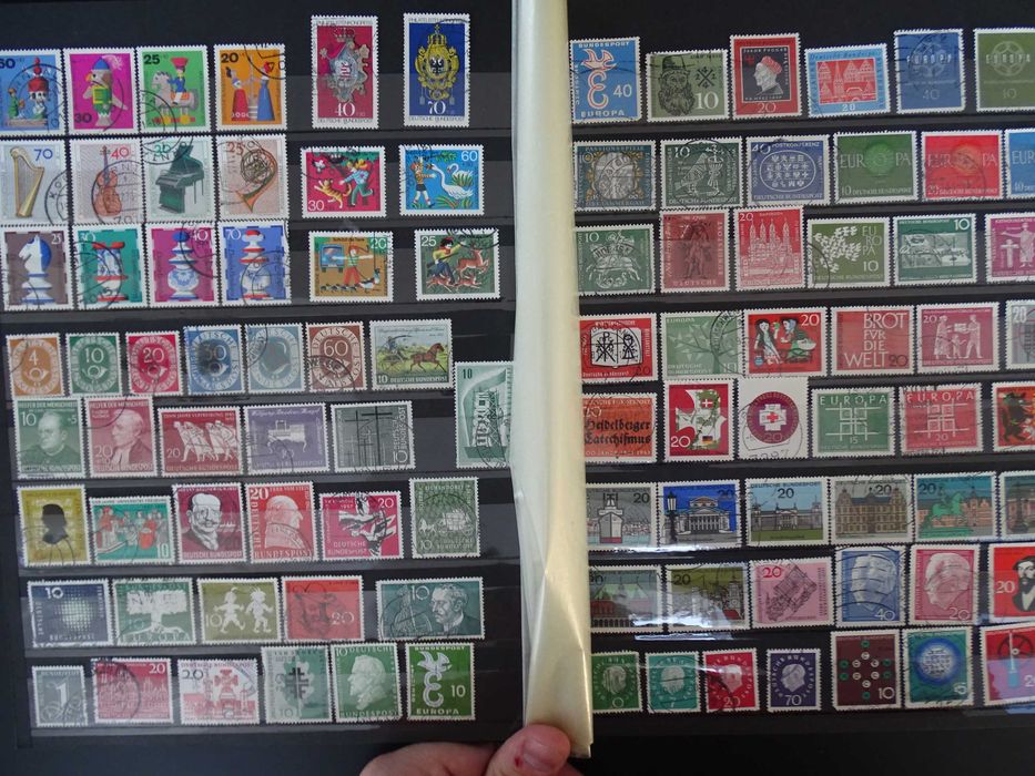 Germania Bund - Clasor cu timbre stampilate 1960-2000 (Lot 334)