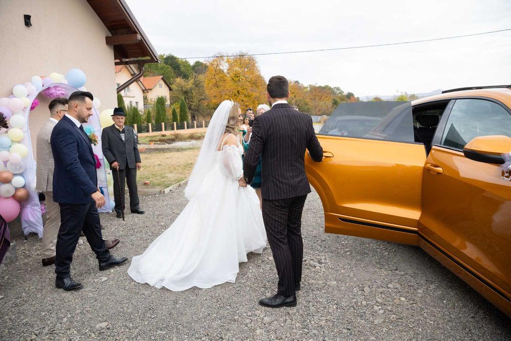 Rochita Mireasa tip printesa. Ofer si coronita si voal