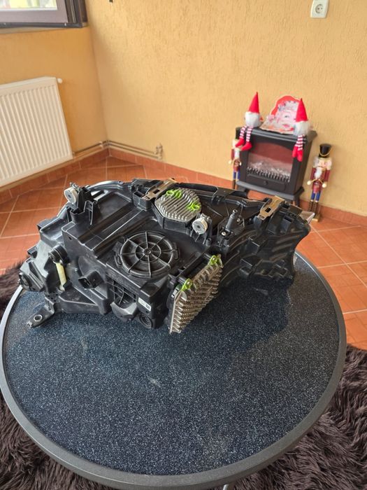 Vand far dreapta bmw seria 7 BMW LED