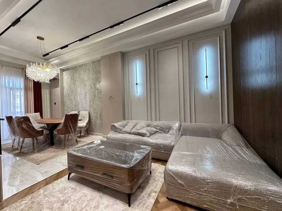 Жк Казахстан-Сдается новая 3-х комнатная в элит комплексе!