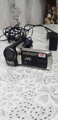 Мини видеокамера JVC на флешке размер флешки не ограничено.
