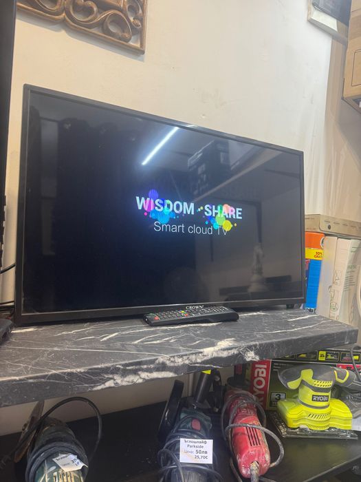 32” Smart TV Crown