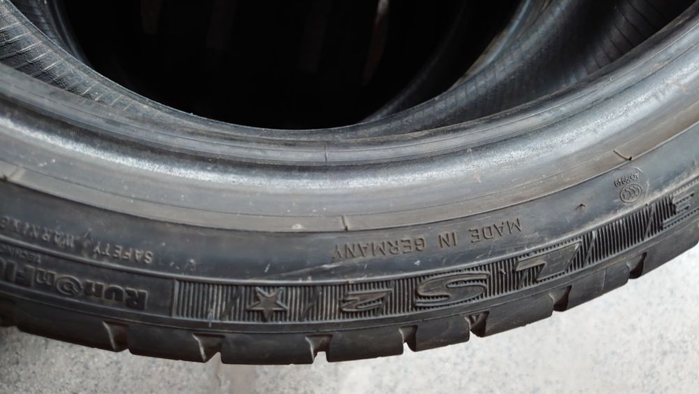 Гуми GOOD YEAR  245/40/19.  98V. Run Flat M+S  зимни