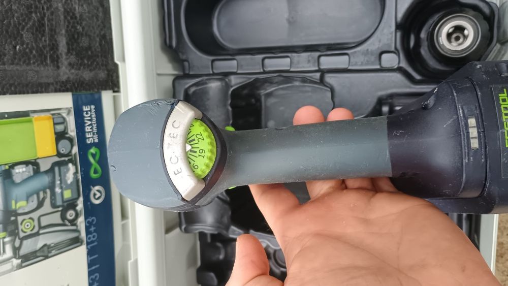 Filetanta festool , 2 baterii,incarcator,cutie,mandrina biti si standa