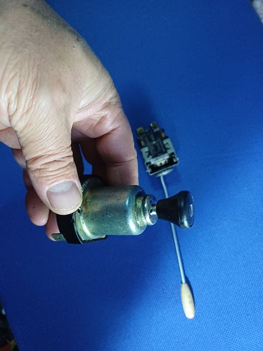 Intterupatoare  masini oldtimer vechi. Sunt testate