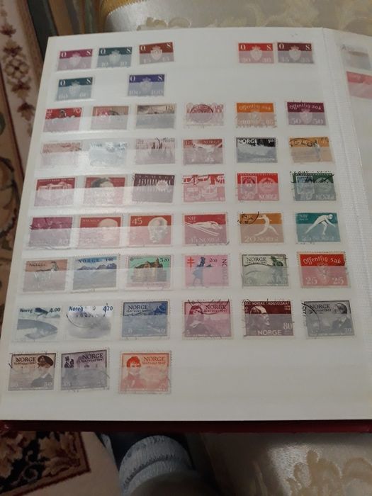 Vand clasor cu timbre.