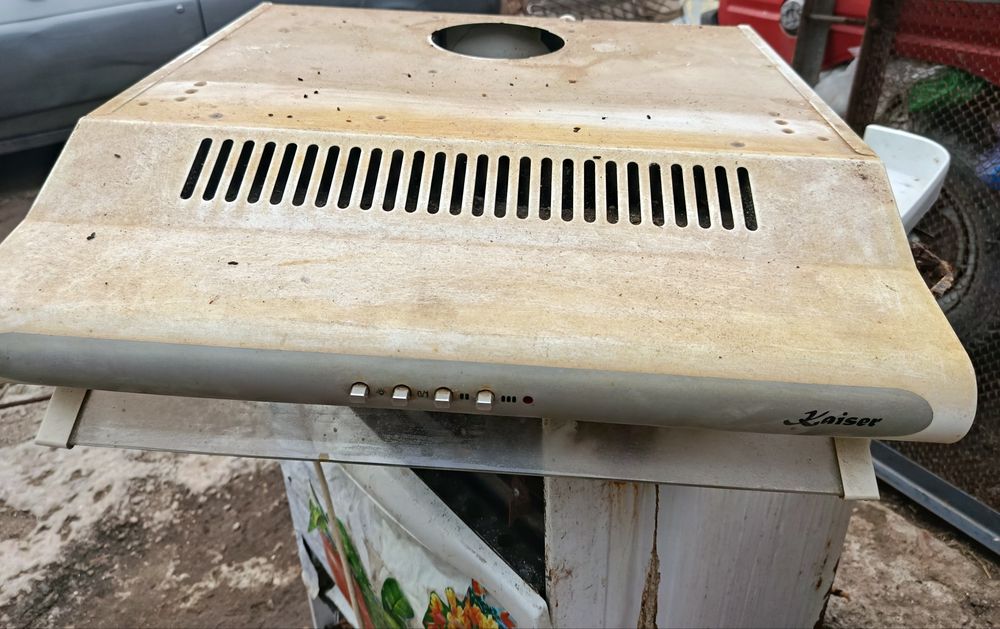 Продам вытяжку  куханую
