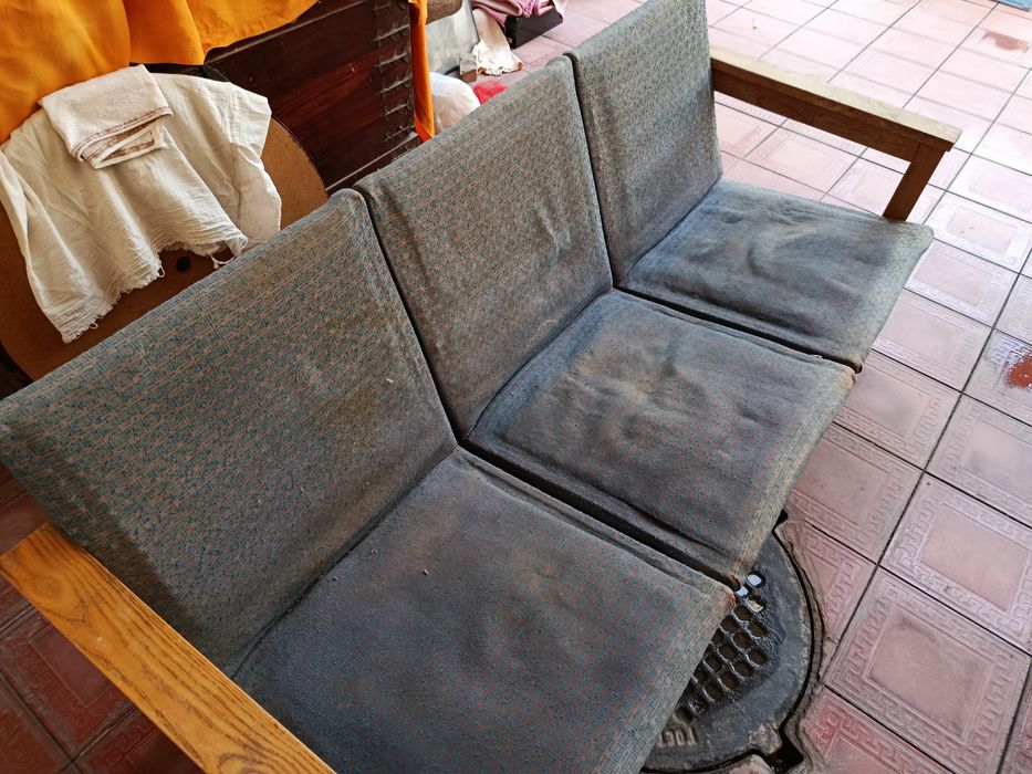 Мебель диван из дерева