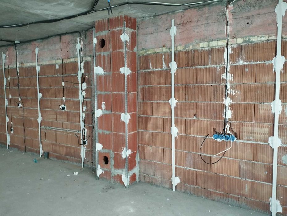 Машинна мазилка и замазка изолация  с монофазен и трифазен турбозол