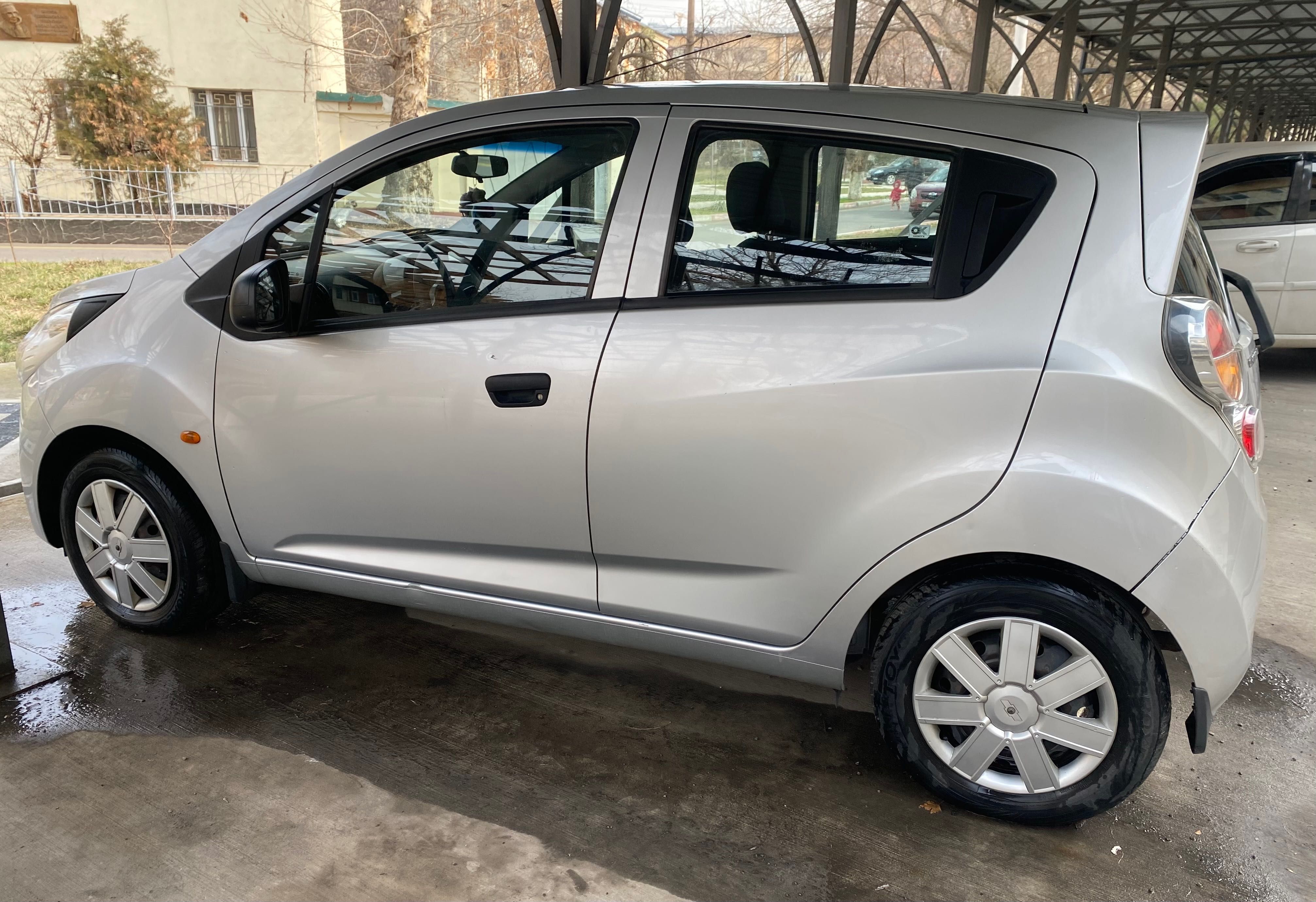 Спарк автомобиль Spark LX
