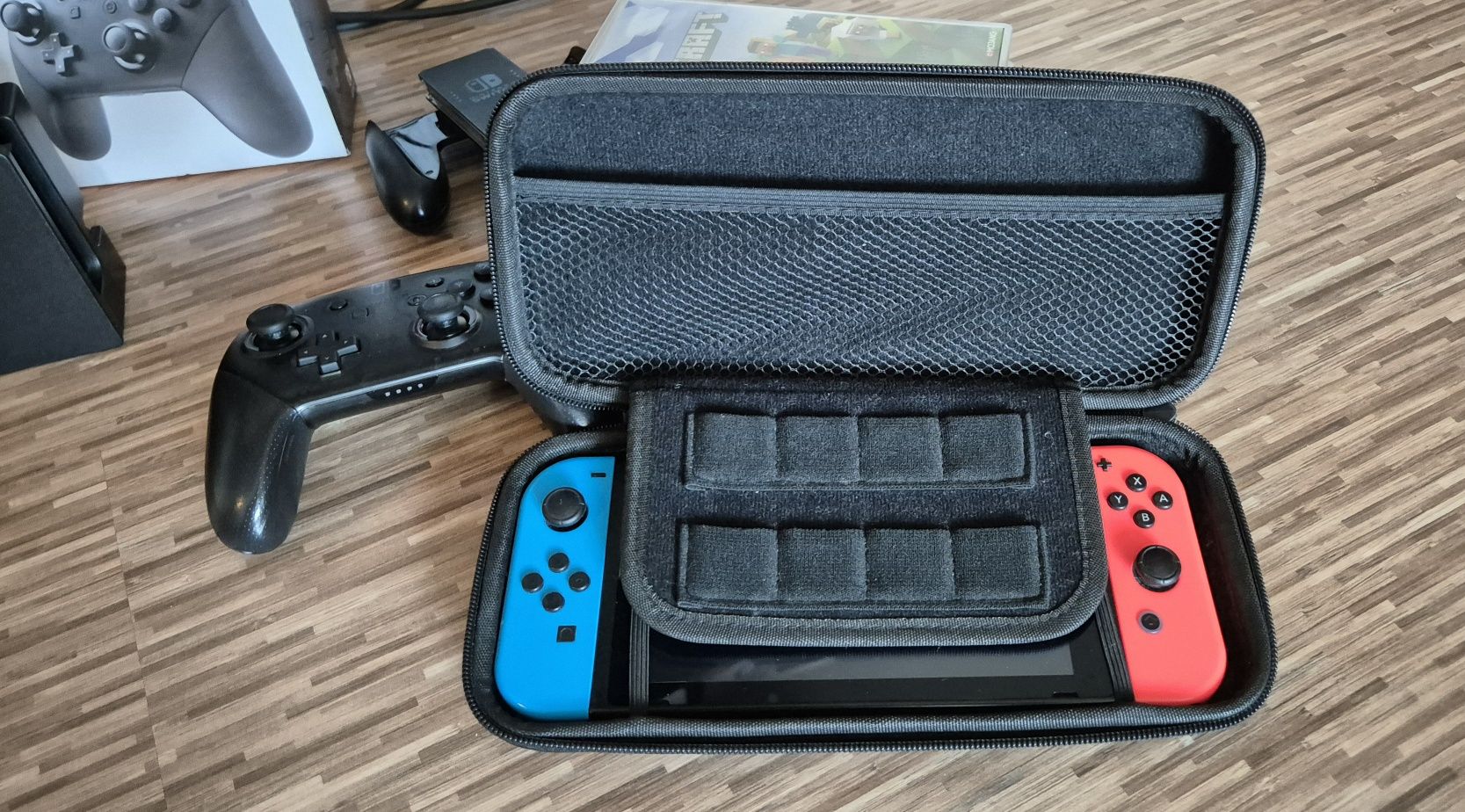 Consola NINTENDO Switch (Joy-Con Neon Red/Blue) HAD