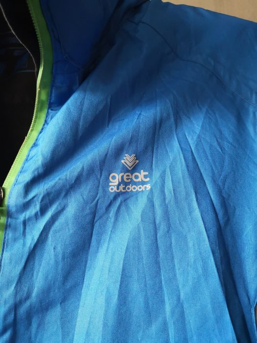 Vând haină impermeabilă mărimea (M-L)