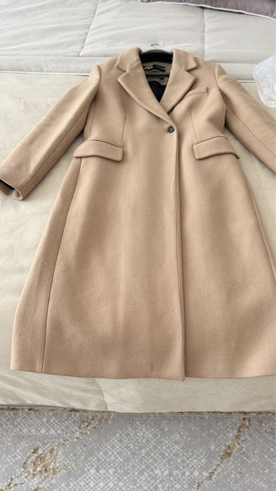 Пальто от zara отличном состояние