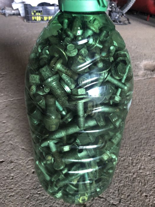 Suruburi, piulite din dezmembrari