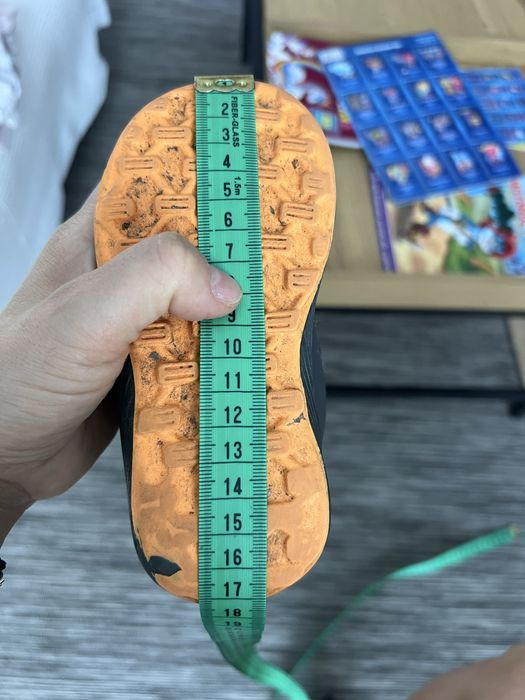 Ghetute adidas imeprmeabile in stare perfecta