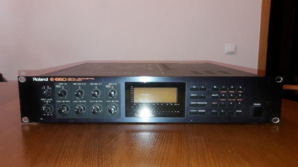 Egalizator Parametric ROLAND E-660 (EQ) Mastering