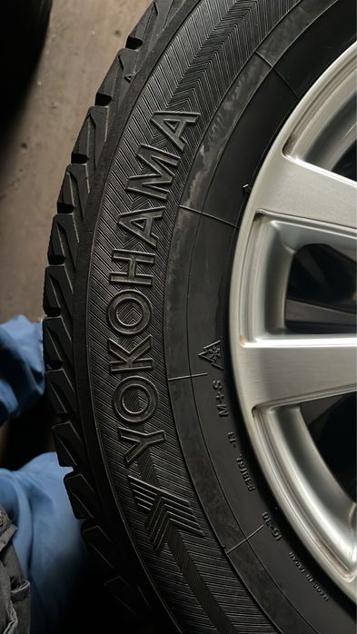 215/65/16 шины Yocohama зимние